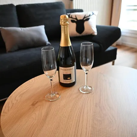 Gemuetliche Maisonette-wohnung Mit Balkon Apartmán