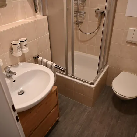 Gemuetliche Maisonette-wohnung Mit Balkon *