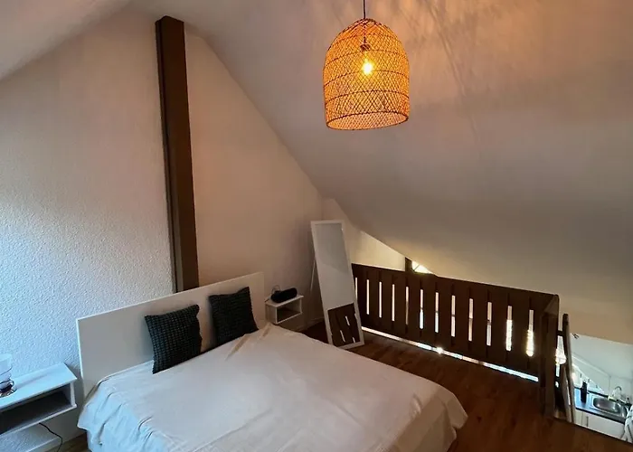 Apartment Gemütliche Maisonette-wohnung Mit Balkon *